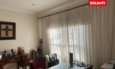 Casa en La Lomada, ENERO impecable. 4 cuartos, piscina, play. Consulte diciembre