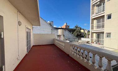 PH de 5 ambientes con dos cocheras en Venta en el centro de Wilde
