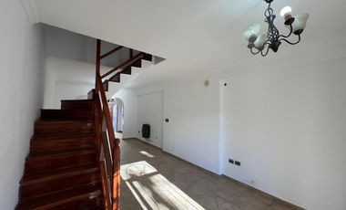 PH de 5 ambientes con dos cocheras en Venta en el centro de Wilde