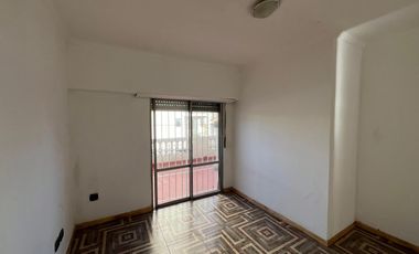 PH de 5 ambientes con dos cocheras en Venta en el centro de Wilde