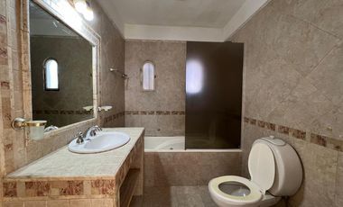 PH de 5 ambientes con dos cocheras en Venta en el centro de Wilde