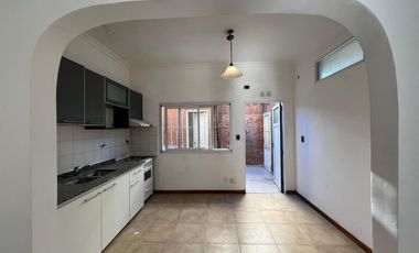 PH de 5 ambientes con dos cocheras en Venta en el centro de Wilde