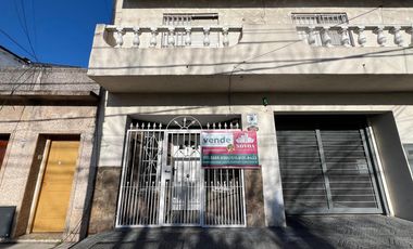 PH de 5 ambientes con dos cocheras en Venta en el centro de Wilde