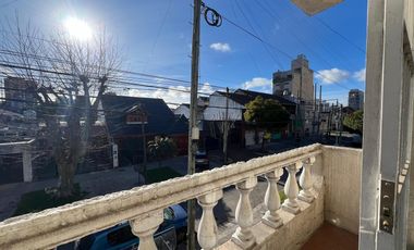 PH de 5 ambientes con dos cocheras en Venta en el centro de Wilde