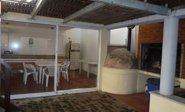 Lindísimo y amplio departamento muy bien ubicado