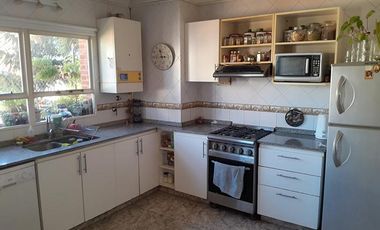 Lindísimo y amplio departamento muy bien ubicado