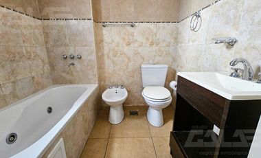 Alquiler Departamento 2 ambientes, con cochera en Moron Sur