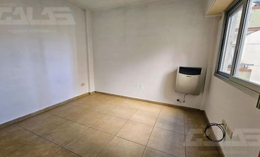 Alquiler Departamento 2 ambientes, con cochera en Moron Sur