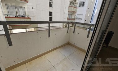 Alquiler Departamento 2 ambientes, con cochera en Moron Sur