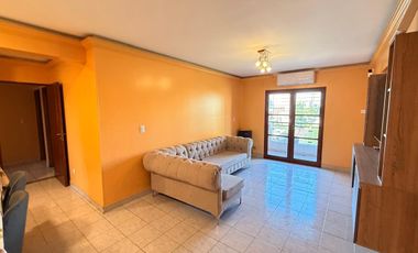Hermoso departamento de 3 dormitorios, dependencia y cochera en Barrio Norte