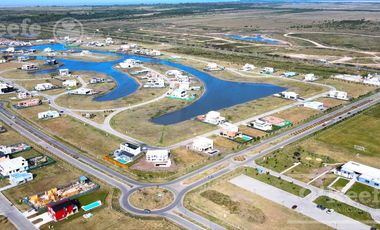Lote a laguna en venta con posesión inmediata en venta en Sebastian Gaboto