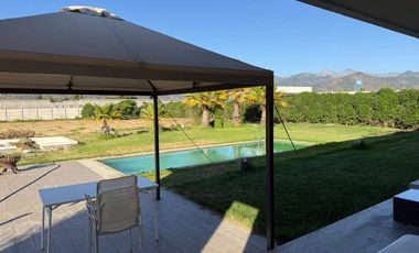 Parcela en arriendo de 5000m2 ubicado en Centro de Olmué