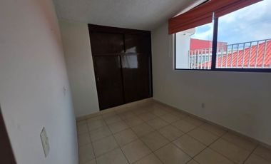 Casa en renta céntrica en Uruapan (ideal para habitar o comercio).
