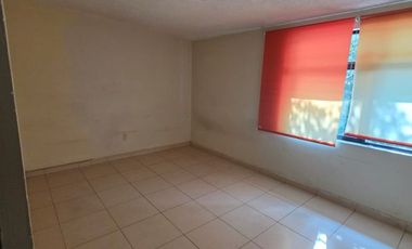 Casa en renta céntrica en Uruapan (ideal para habitar o comercio).