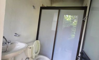 Casa en renta céntrica en Uruapan (ideal para habitar o comercio).