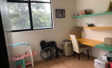 Casa en renta céntrica en Uruapan (ideal para habitar o comercio).