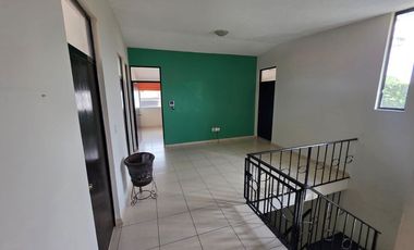 Casa en renta céntrica en Uruapan (ideal para habitar o comercio).