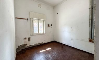 Venta Lote o casa a reciclar. Barrio La Perla