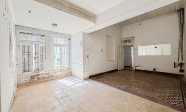 Venta Lote o casa a reciclar. Barrio La Perla