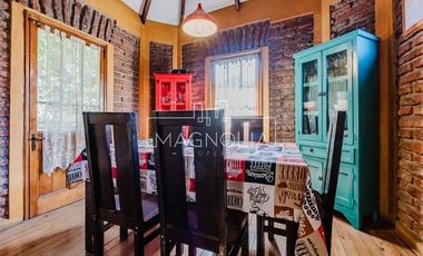 Casa en Venta en ESPECTACULAR CASA DE DOS TERRENOS EN PASAJE PRIVADO