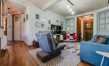 Casa en Venta en ESPECTACULAR CASA DE DOS TERRENOS EN PASAJE PRIVADO