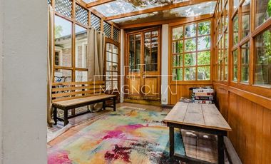 Casa en Venta en ESPECTACULAR CASA DE DOS TERRENOS EN PASAJE PRIVADO
