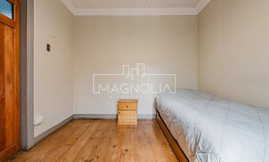 Casa en Venta en ESPECTACULAR CASA DE DOS TERRENOS EN PASAJE PRIVADO