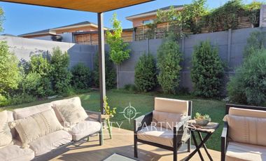 Hermosa Casa en uno de los mejores barrios de Buin/Linderos: Valle Araucarias
