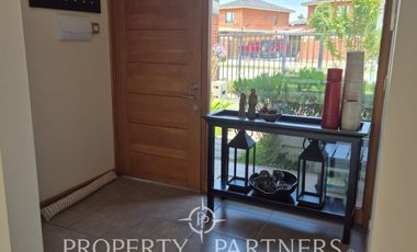 Hermosa Casa en uno de los mejores barrios de Buin/Linderos: Valle Araucarias