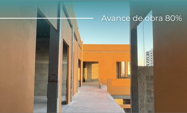 Renta de local comercial en plaza The Town dentro El Refugio