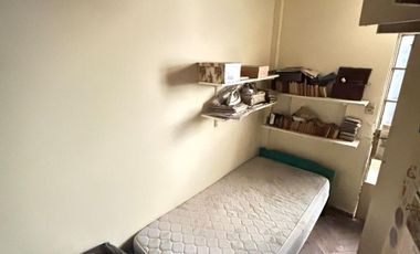 Depto. de 100 m2 cub. con Balcón, depend. baulera, terraza de uso comun. A REFACCIONAR!