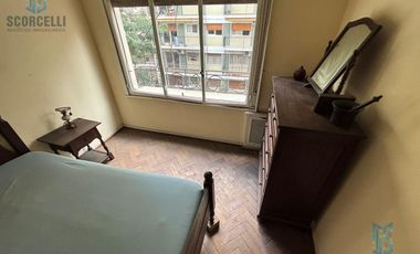 Depto. de 100 m2 cub. con Balcón, depend. baulera, terraza de uso comun. A REFACCIONAR!