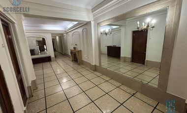 Depto. de 100 m2 cub. con Balcón, depend. baulera, terraza de uso comun. A REFACCIONAR!
