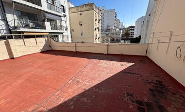 Depto. de 100 m2 cub. con Balcón, depend. baulera, terraza de uso comun. A REFACCIONAR!
