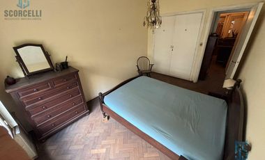 Depto. de 100 m2 cub. con Balcón, depend. baulera, terraza de uso comun. A REFACCIONAR!