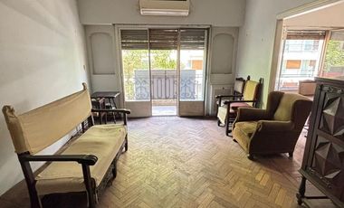 Depto. de 100 m2 cub. con Balcón, depend. baulera, terraza de uso comun. A REFACCIONAR!