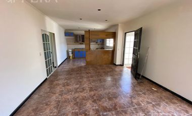 Alquiler PH  3 ambientes con patio en Villa Dominico