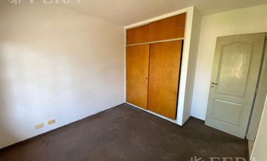 Alquiler PH  3 ambientes con patio en Villa Dominico