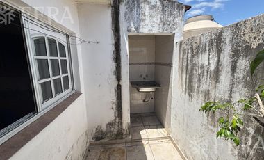 Alquiler PH  3 ambientes con patio en Villa Dominico