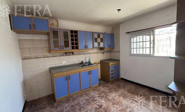 Alquiler PH  3 ambientes con patio en Villa Dominico