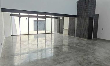 LOCAL COMERCIAL EN RENTA EN PARQUE INDUSTRIAL EN QUERETARO