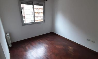 ALQUILO DEPTO 1DORM CON ESCRITORIO (1/2 DORM) EXCELENTE UBICACION PARANA 635 EN NUEVA CORDOBA
