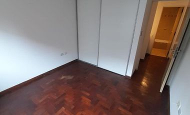 ALQUILO DEPTO 1DORM CON ESCRITORIO (1/2 DORM) EXCELENTE UBICACION PARANA 635 EN NUEVA CORDOBA