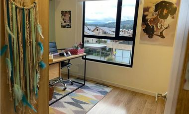 Arriiendo Casa de dos niveles en Conjunto Cerrado en Cajica .