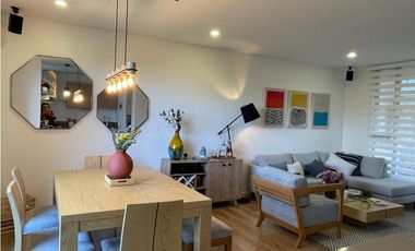 Arriiendo Casa de dos niveles en Conjunto Cerrado en Cajica .