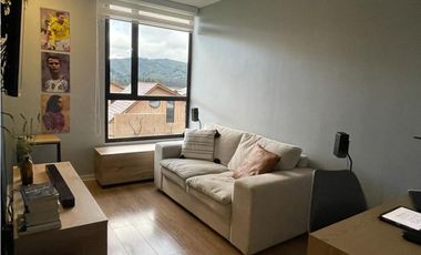 Arriiendo Casa de dos niveles en Conjunto Cerrado en Cajica .