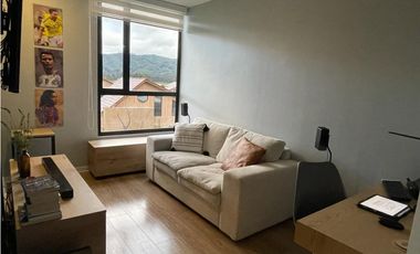 Arriiendo Casa de dos niveles en Conjunto Cerrado en Cajica .