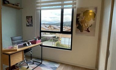 Arriiendo Casa de dos niveles en Conjunto Cerrado en Cajica .