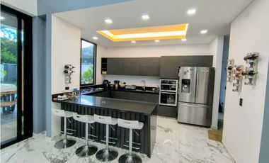 CASA CAMPESTRE EN VENTA - CARTAGO