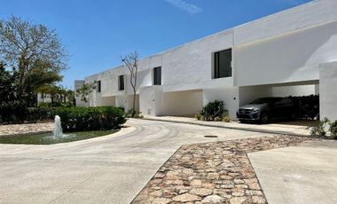 CASA EN VENTA EN PRIVADA RESIDENCIAL OASIS CHOLUL, MERIDA